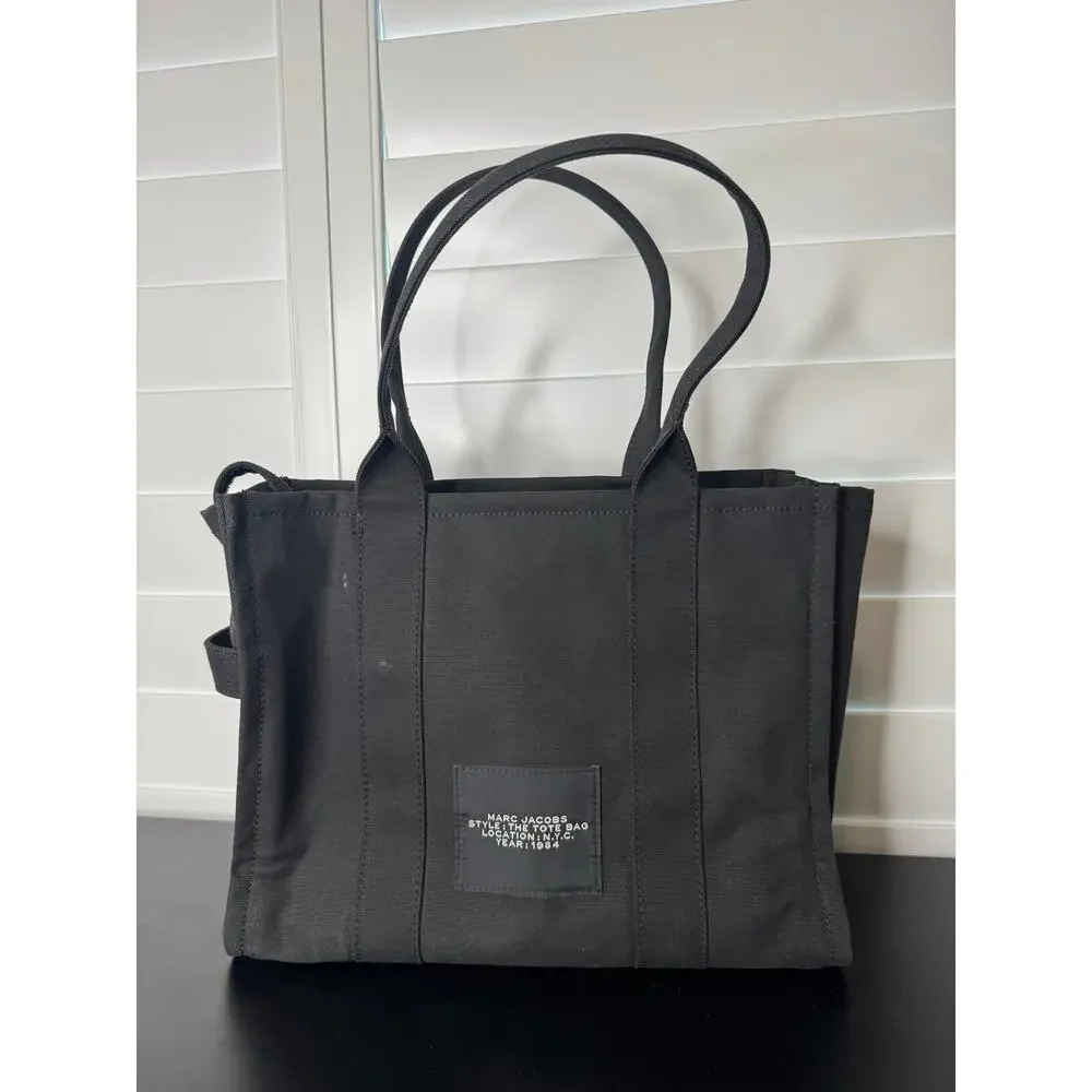 Marc Jacobs | The Large Canvas Tote Bag